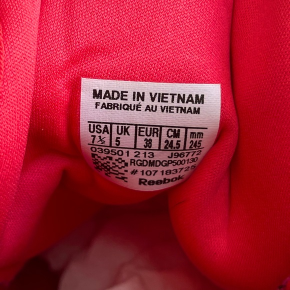 Reebok - Women’s Freestyle Hi Sneakers. 2013 with red label imprint. (Size 7.5) - Picture 5 of 6